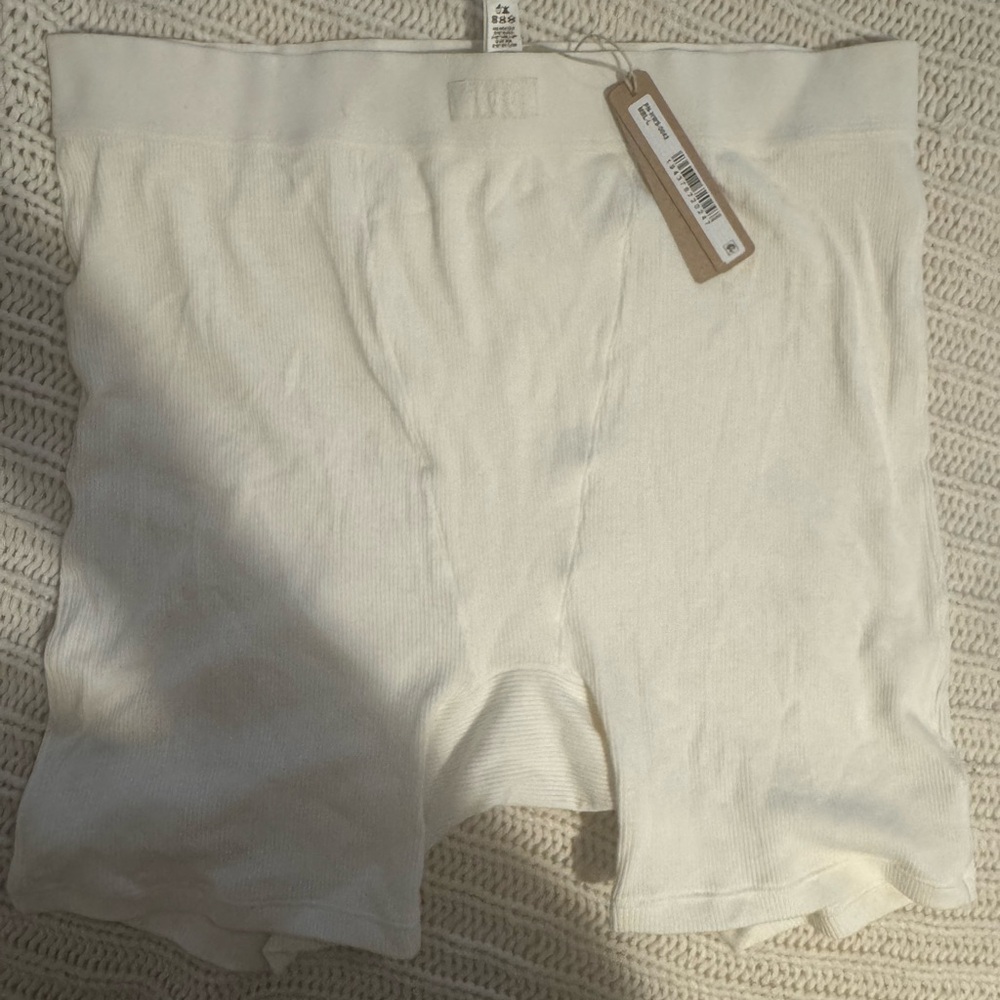 SKIMS Women's Boxer Briefs Size Large